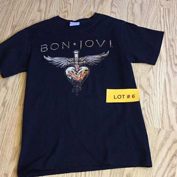 BON JOVI tour tee from 2011 with concert cities on back - Picture 1 of 8